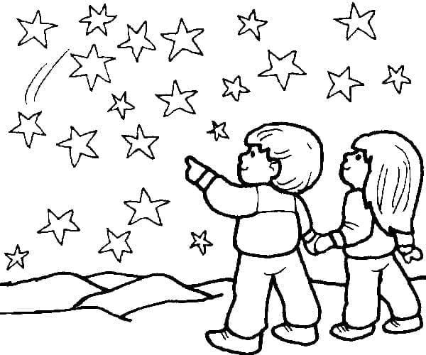 Copiii se uită la stele